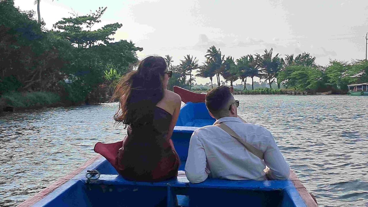 Canoeing in alleppey