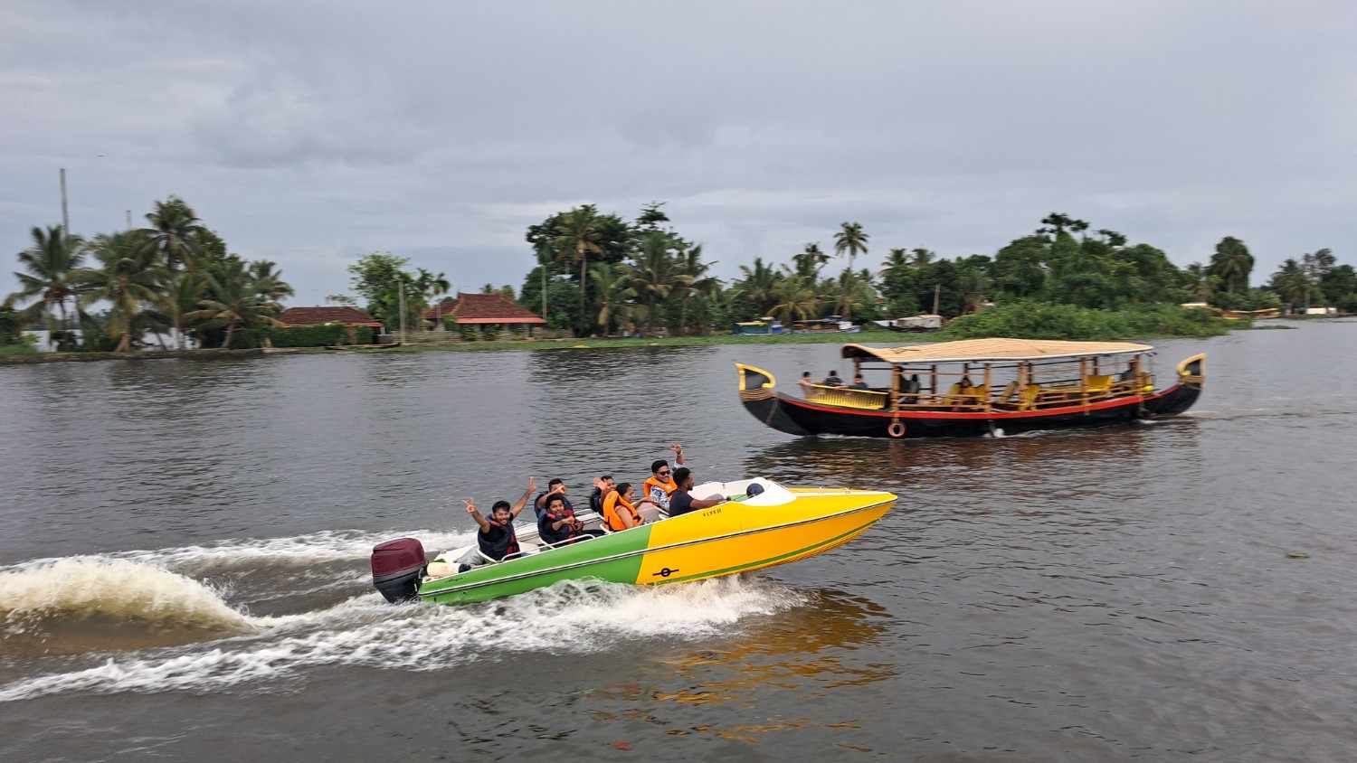 Alleppey Speedboat — Railway Station to Backwaters Package